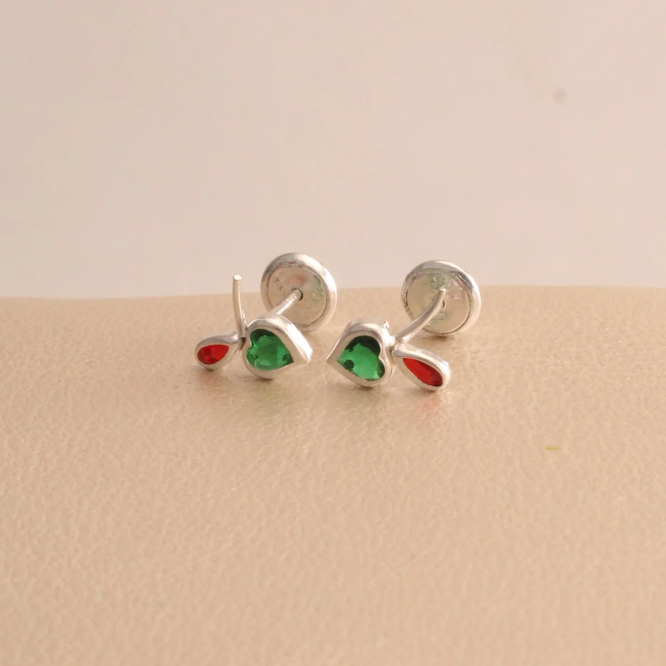 Top. cereza plata 0.7cm - TPS956