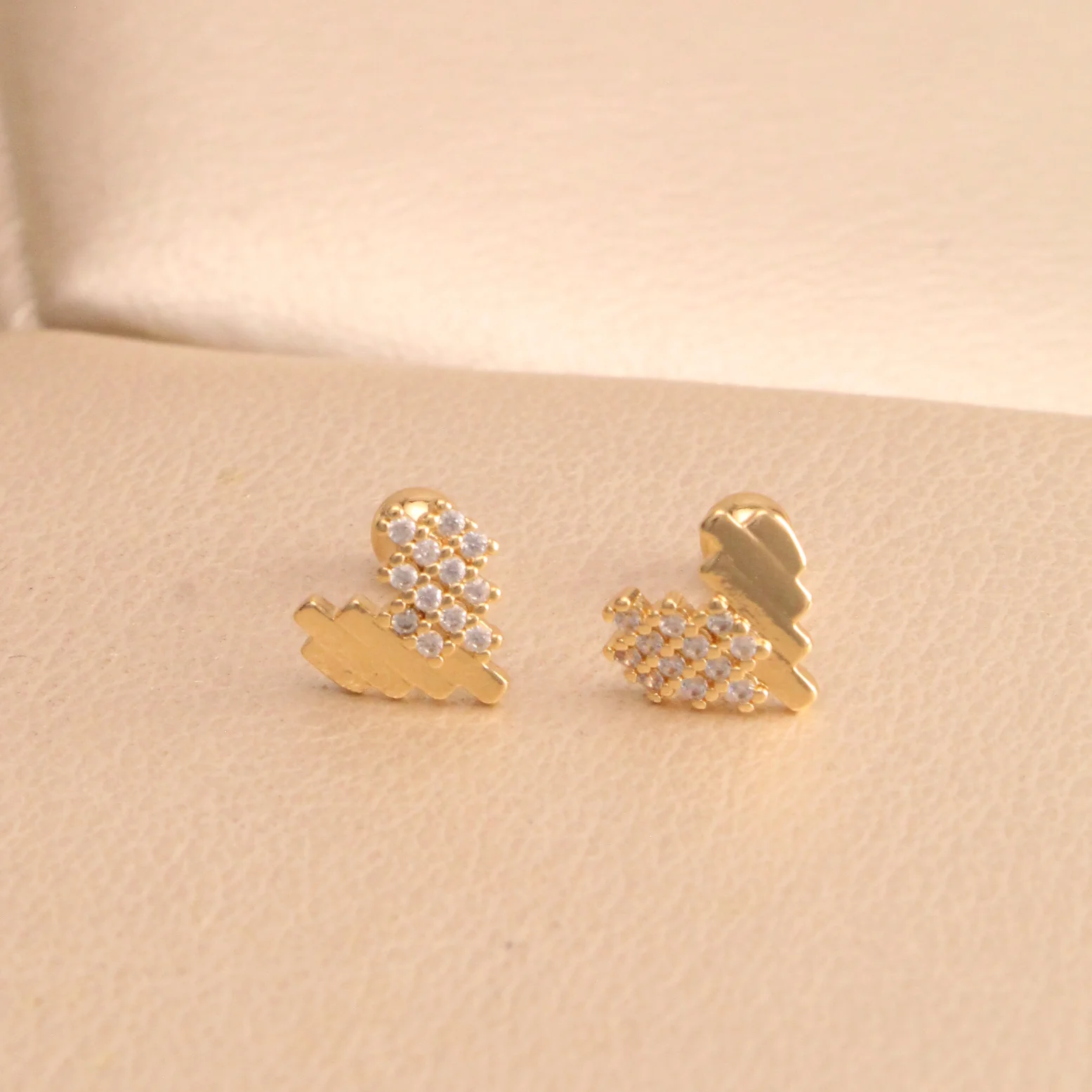 Top. seguridad corazon rodio 1cm - TRG914